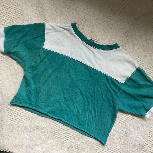 AE Studio cropped teal & white t-shirt - Picture 2 of 3